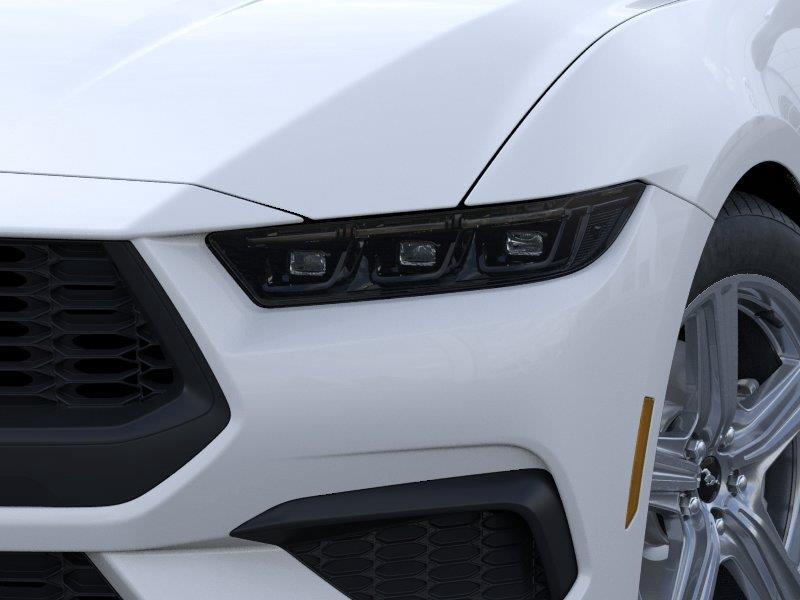 Vehicle photo 18
