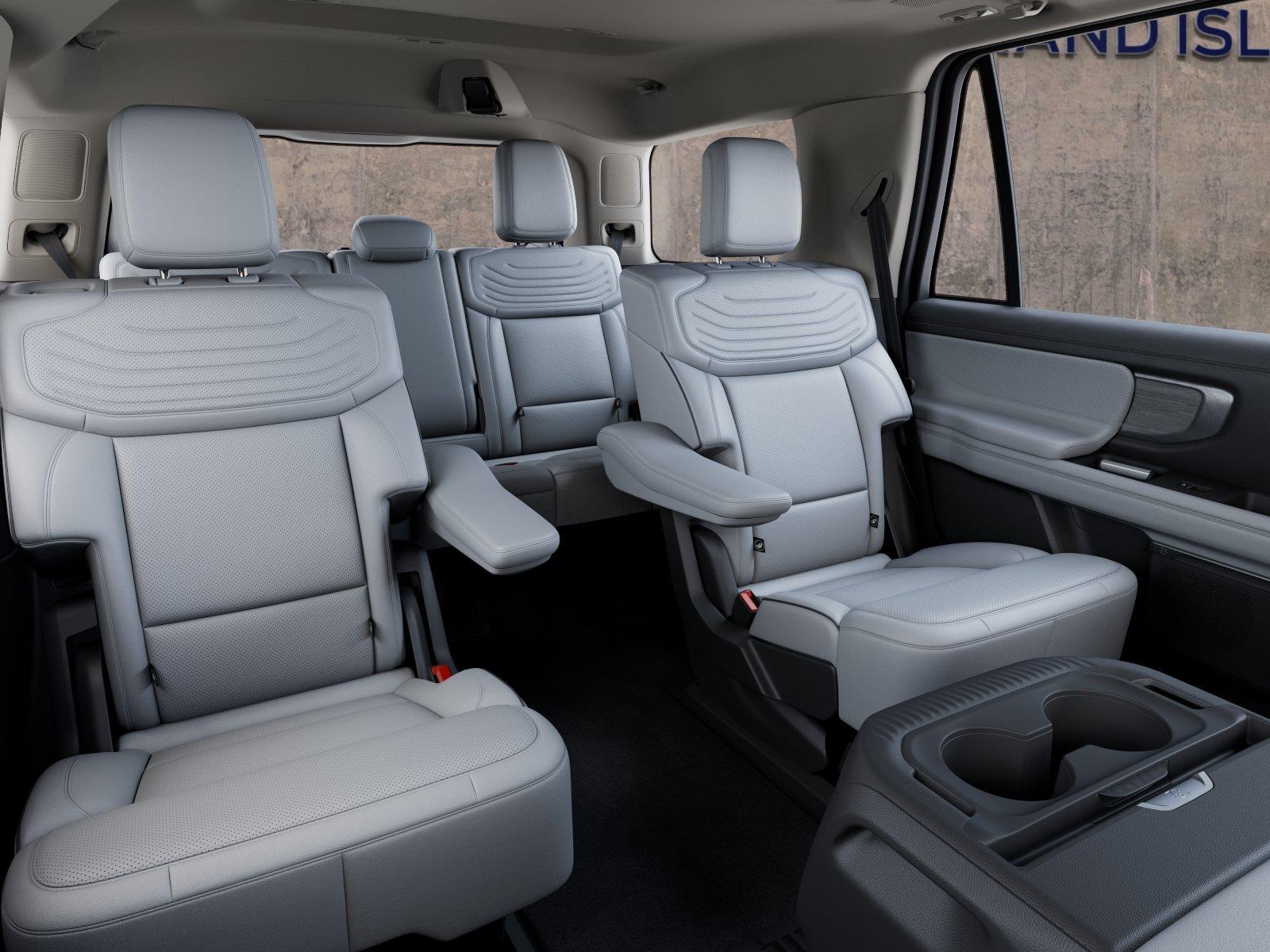 Vehicle photo 11