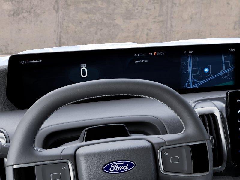 Vehicle photo 13