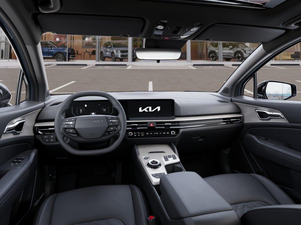 Vehicle photo 14