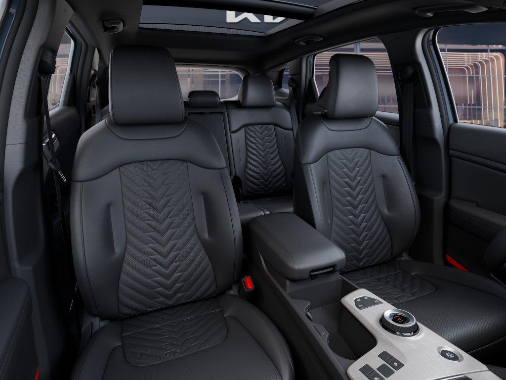 Vehicle photo 15