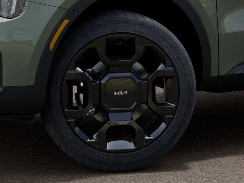 Vehicle photo 9