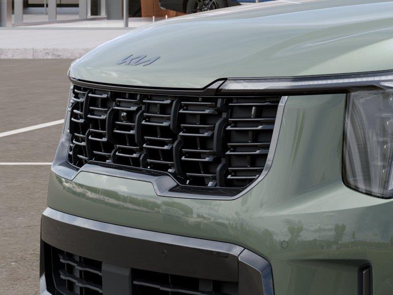 Vehicle photo 12