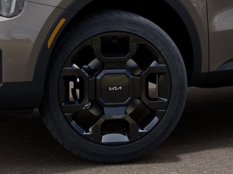 Vehicle photo 9