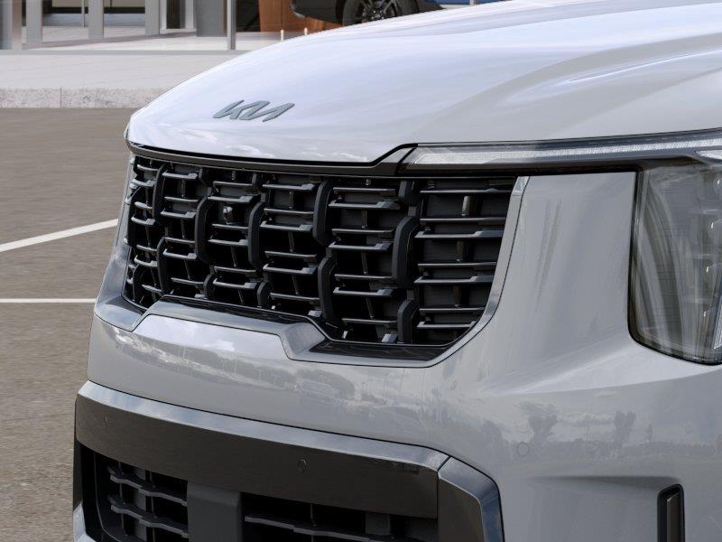 Vehicle photo 12