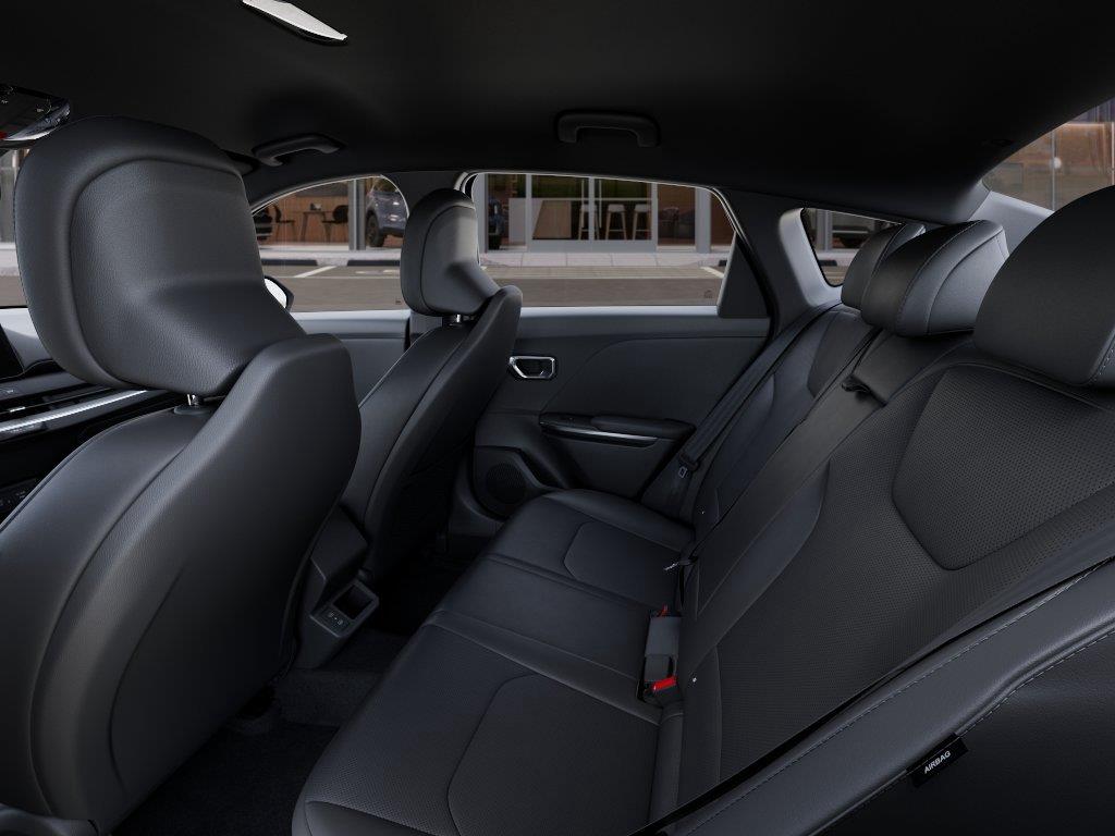 Vehicle photo 18
