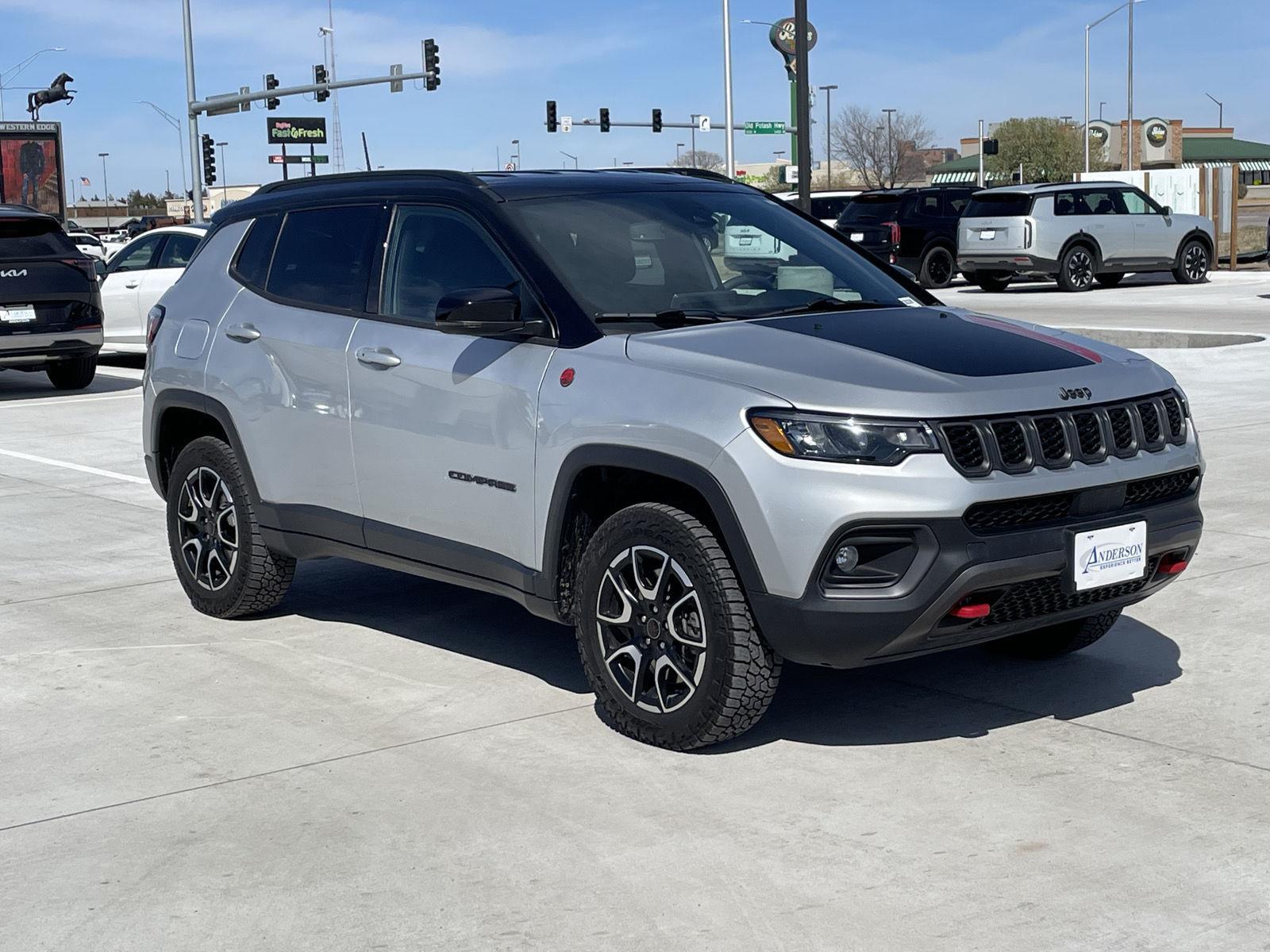 Vehicle photo 8