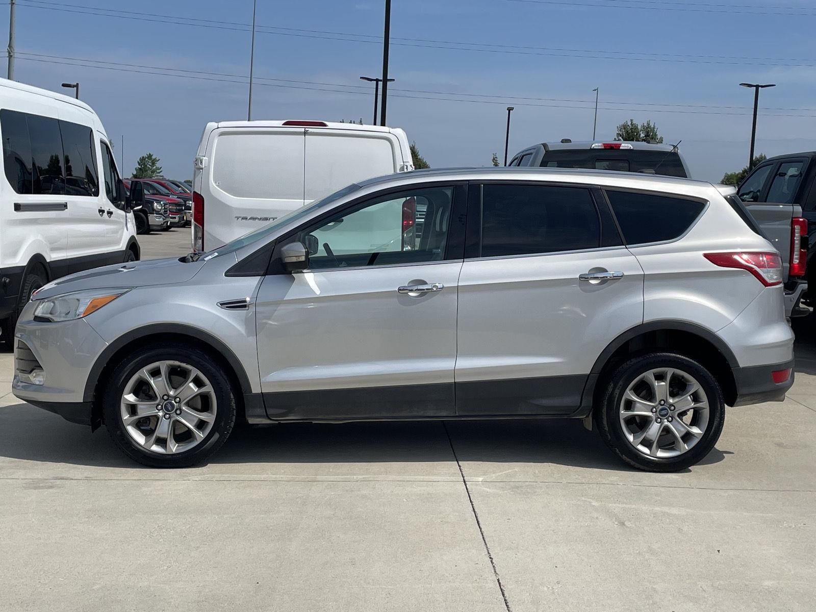 Vehicle photo 2