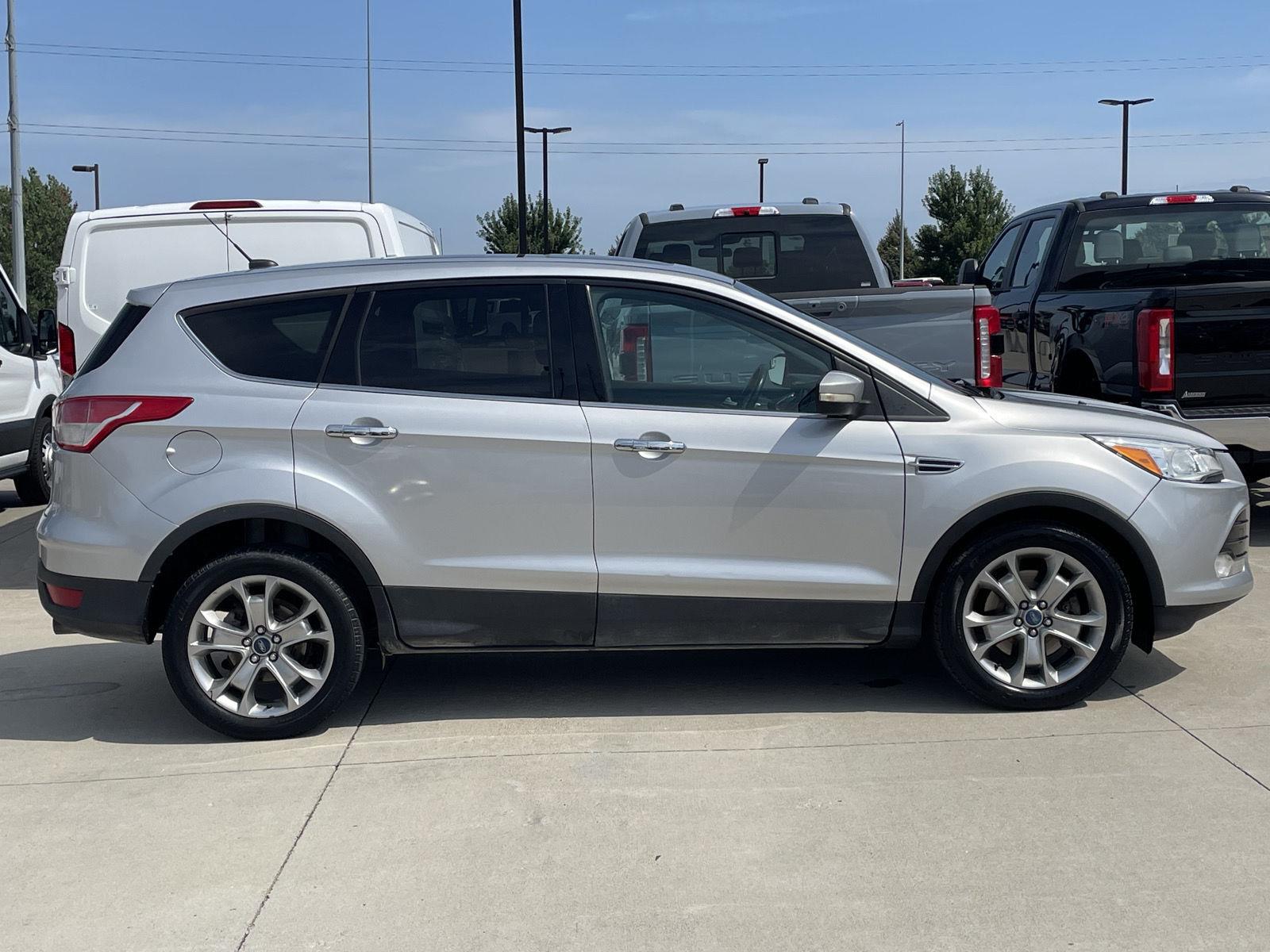 Vehicle photo 6