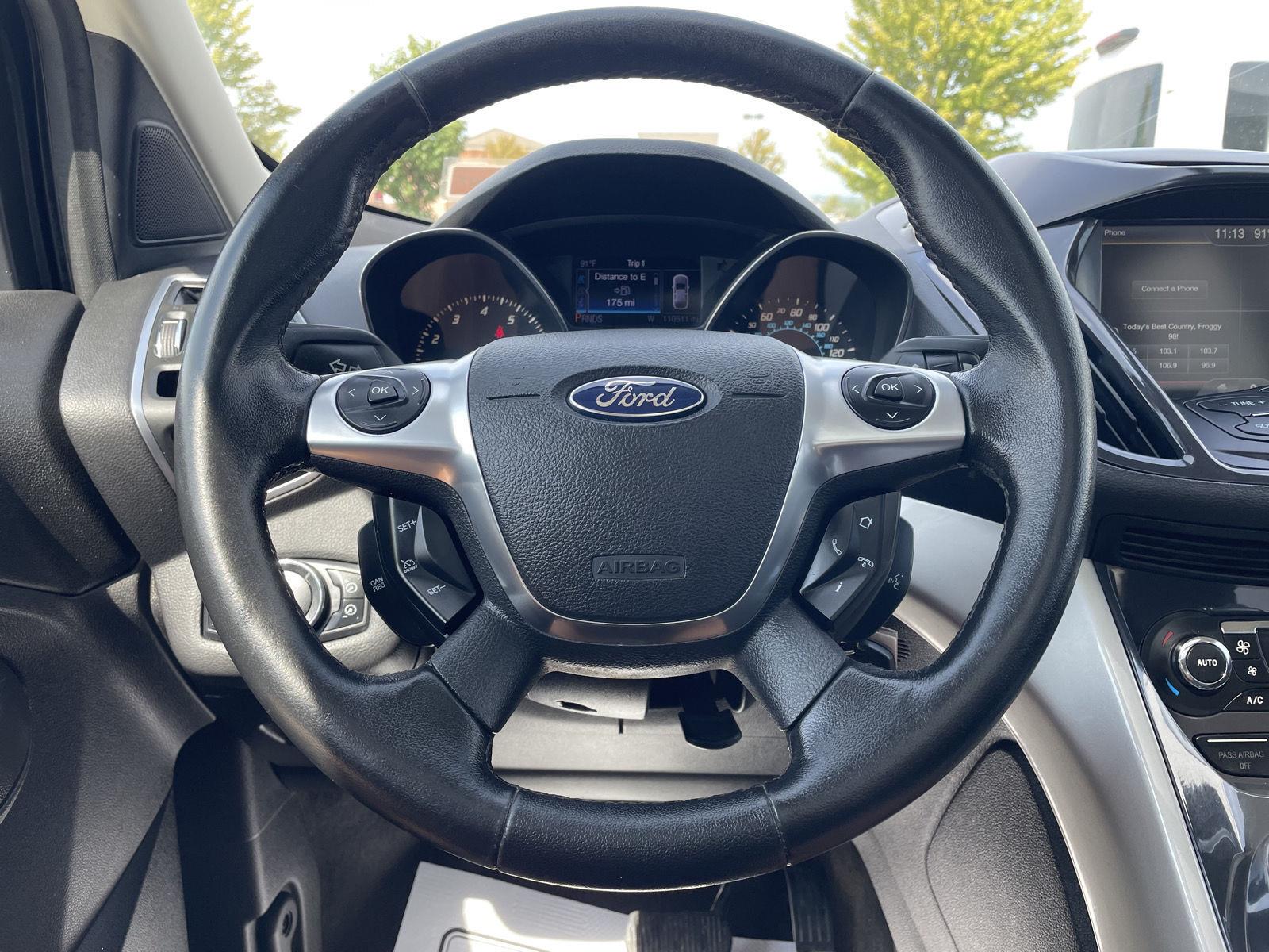 Vehicle photo 12