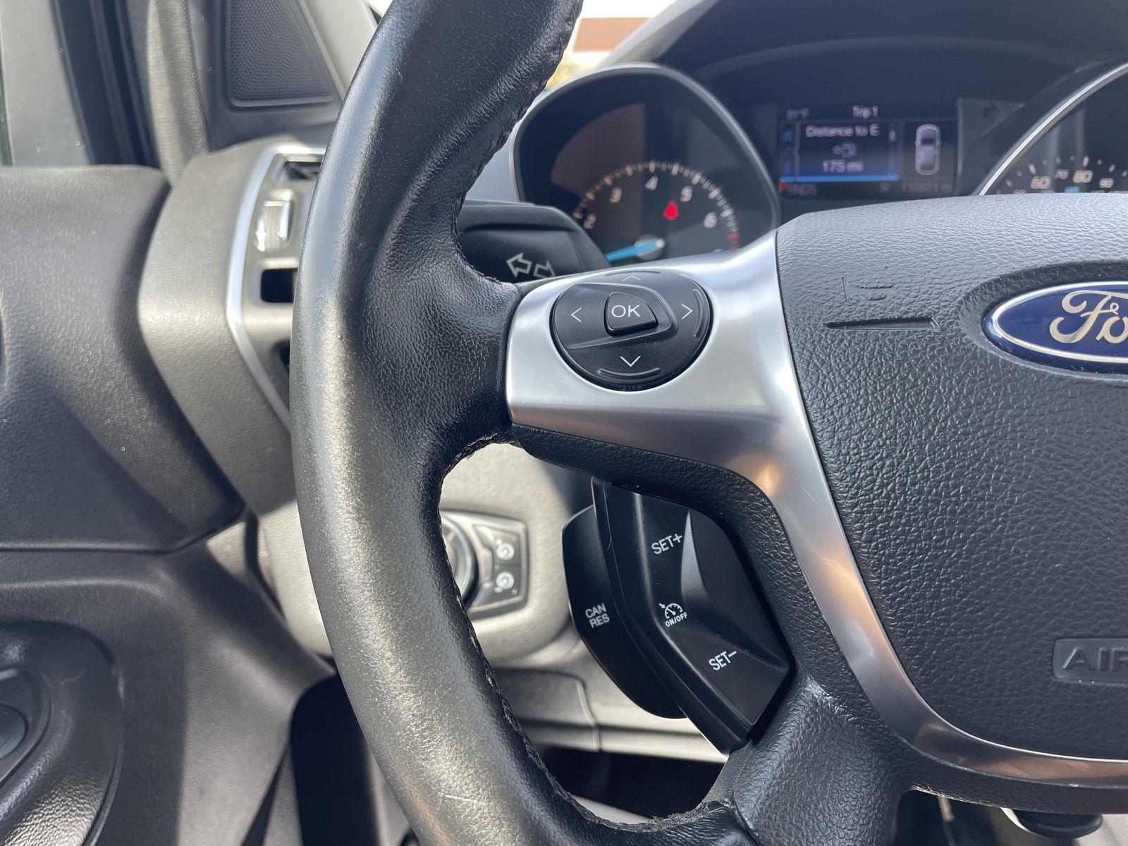 Vehicle photo 13
