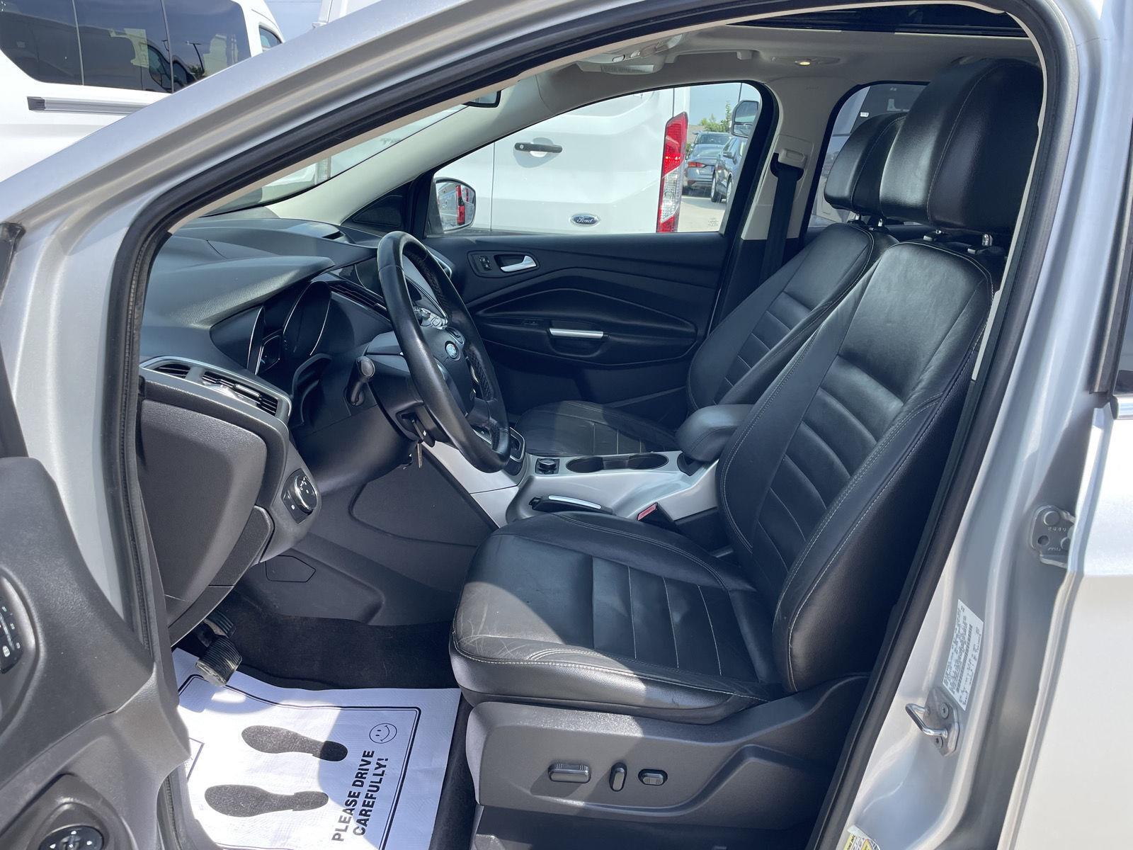 Vehicle photo 17
