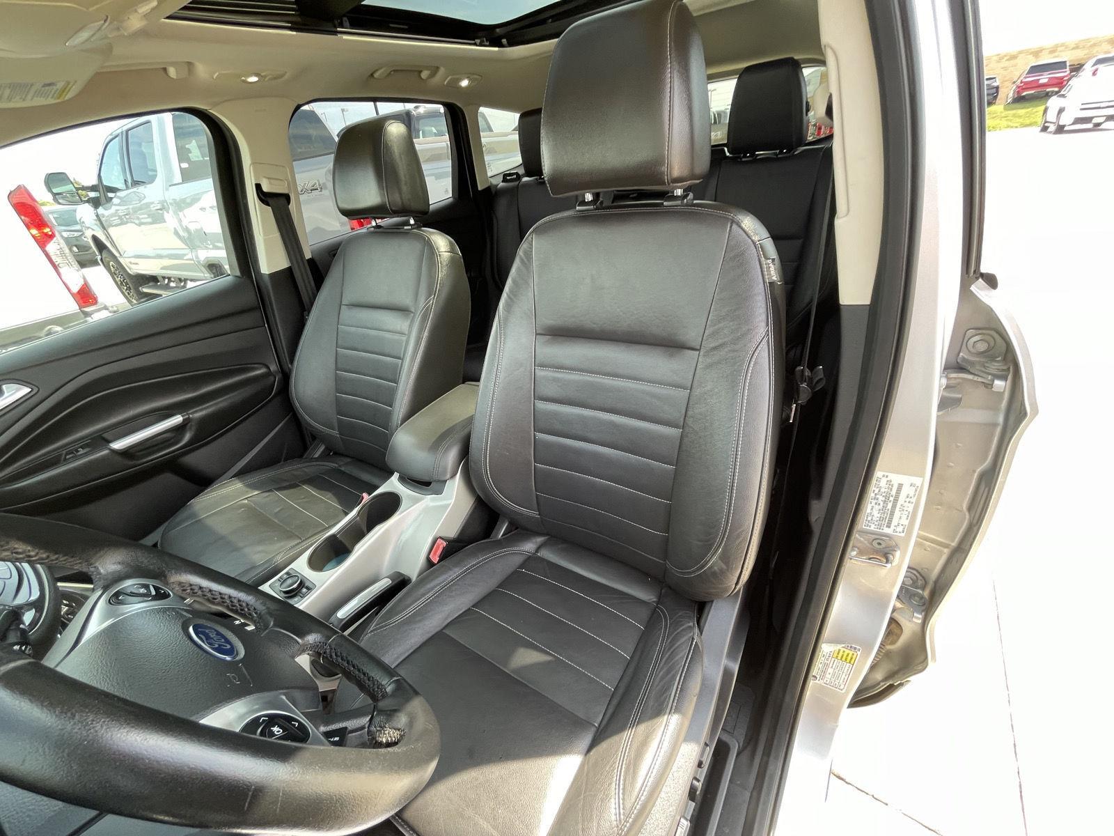 Vehicle photo 18