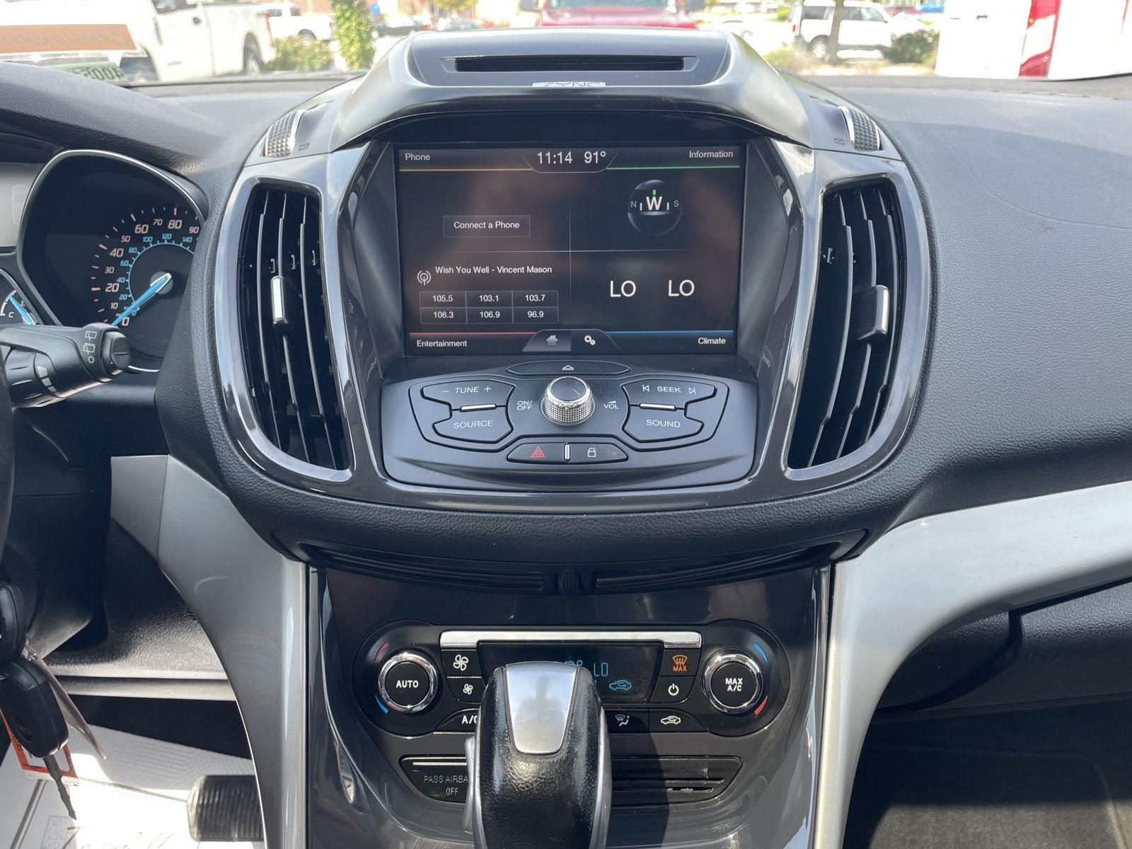 Vehicle photo 23
