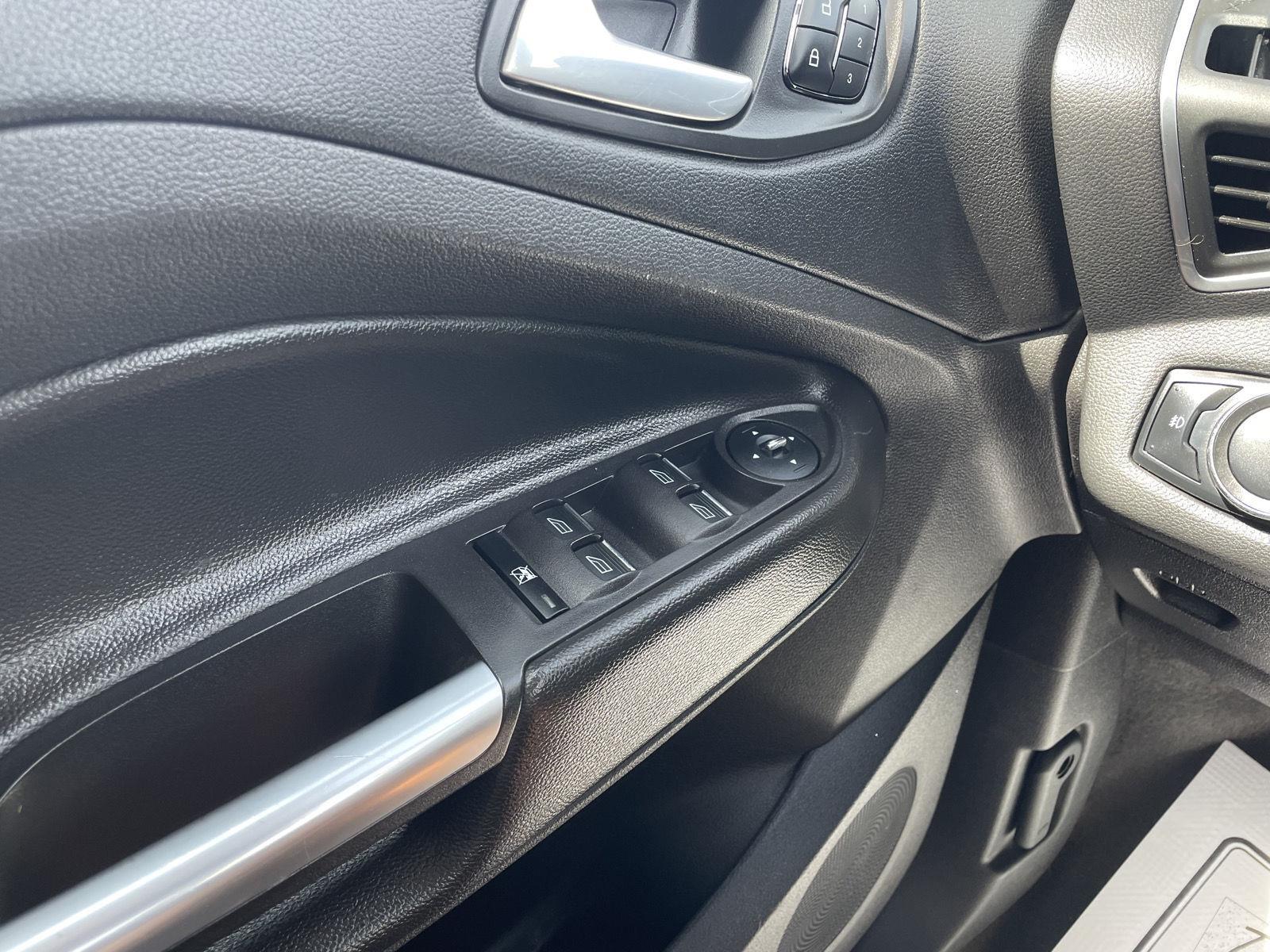 Vehicle photo 27