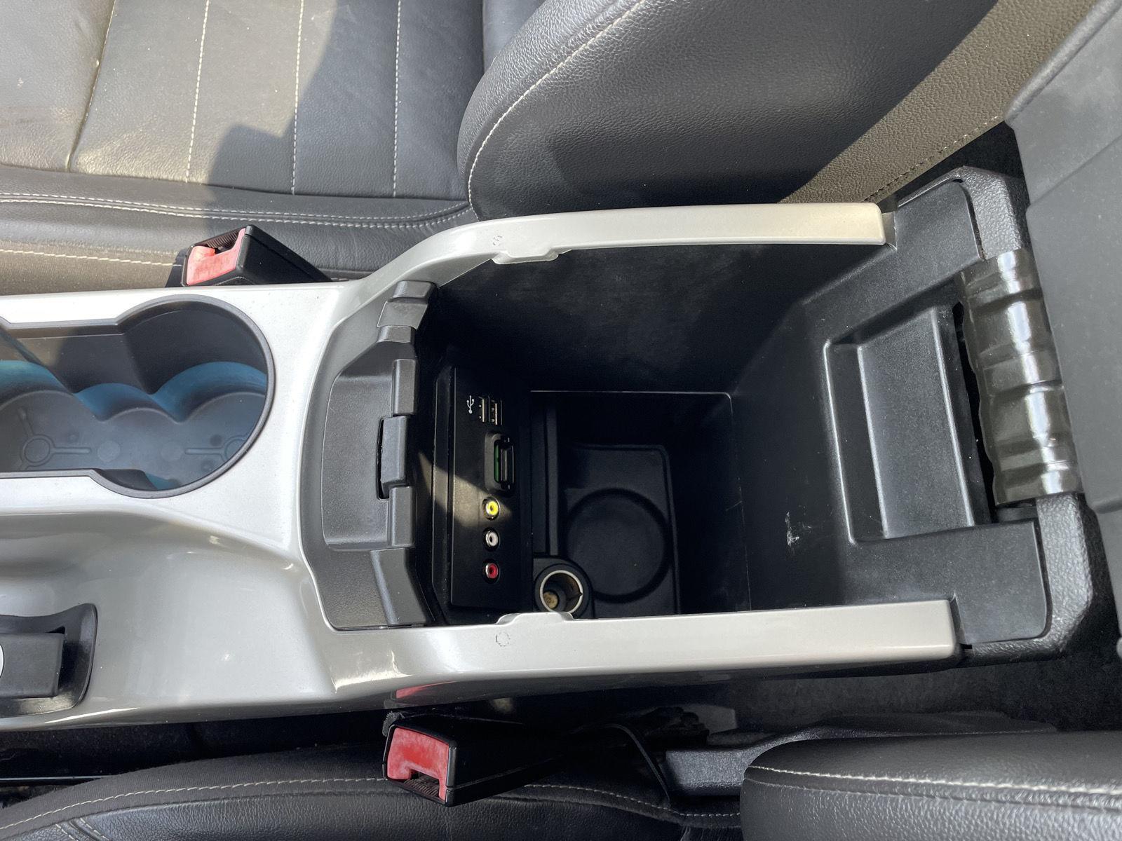 Vehicle photo 28