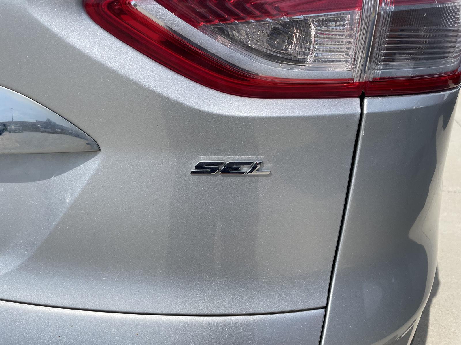 Vehicle photo 34