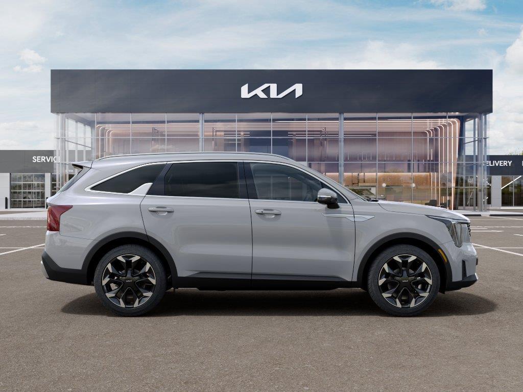 Vehicle photo 7