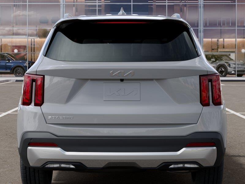 Vehicle photo 13