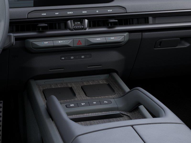 Vehicle photo 23