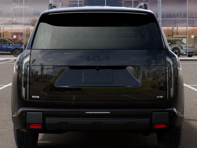 Vehicle photo 13