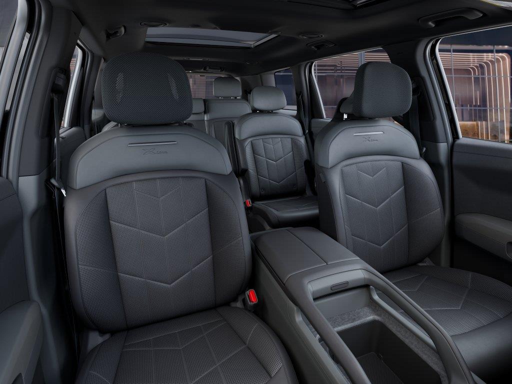 Vehicle photo 15