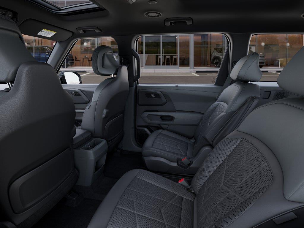 Vehicle photo 18