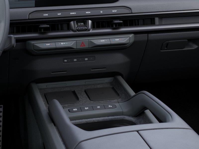 Vehicle photo 23