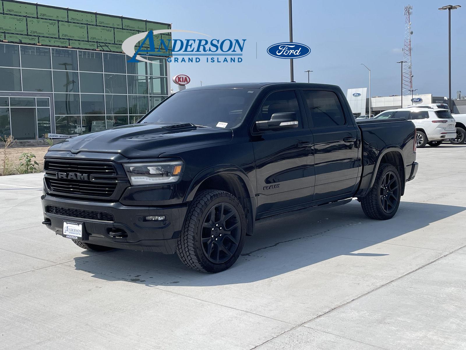 Diamond Black Crystal Pearlcoat 2019 RAM 1500 Pickup Truck Four-Wheel Drive 8-Speed Automatic