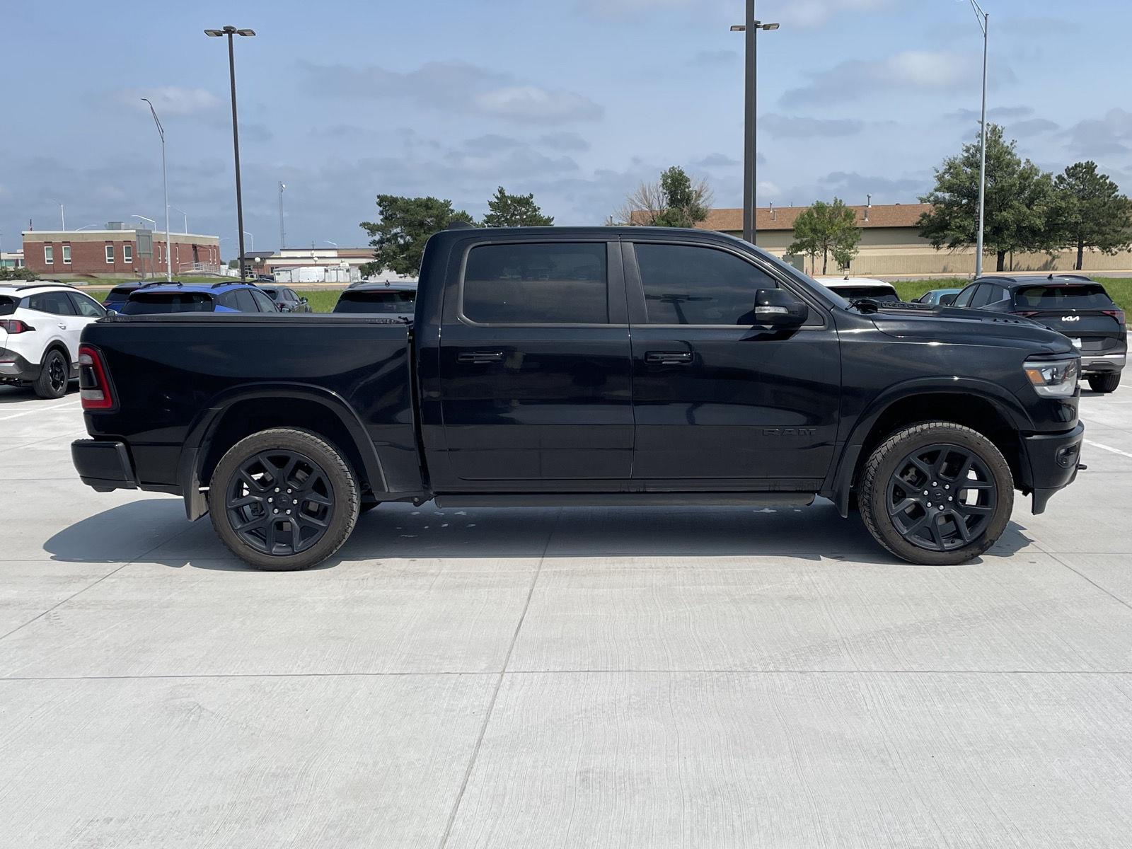 Vehicle photo 7