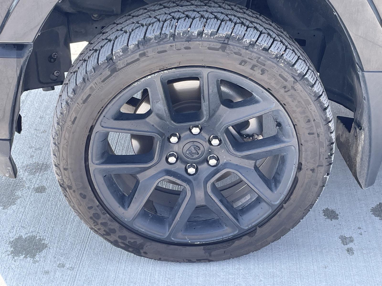 Vehicle photo 10