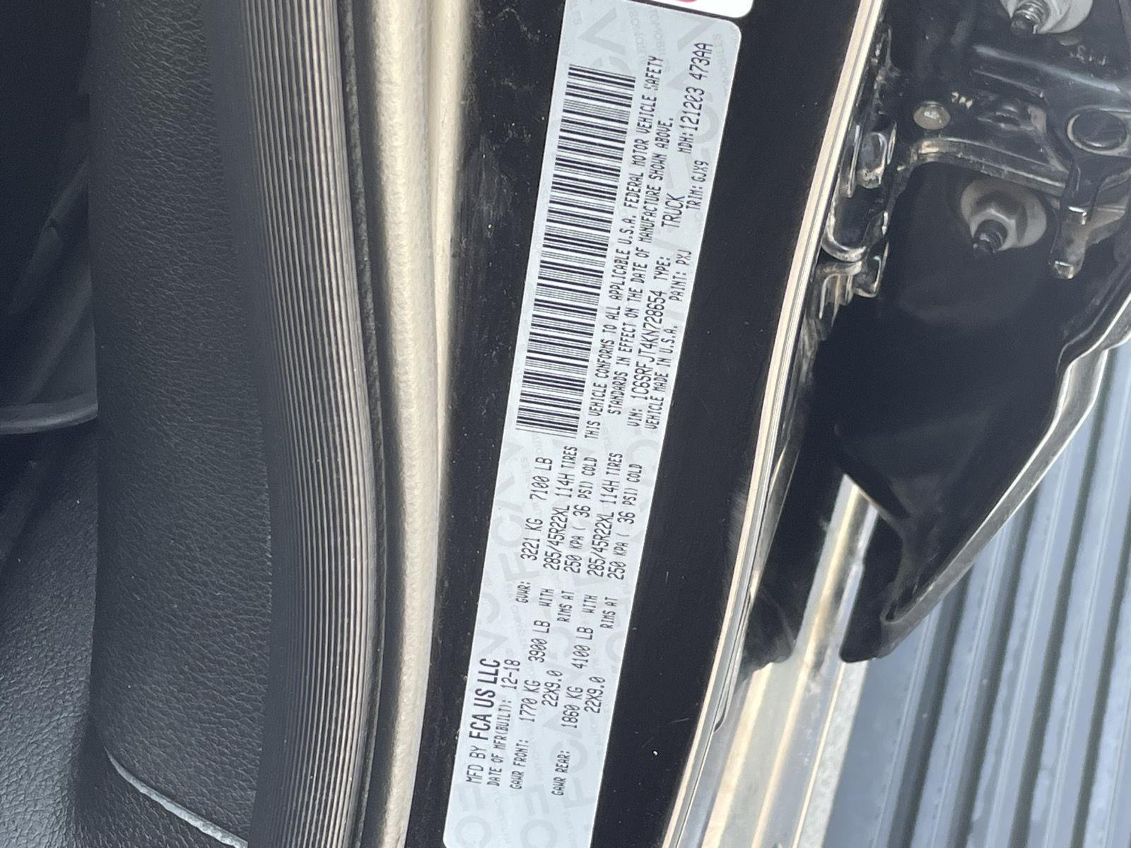 Vehicle photo 11