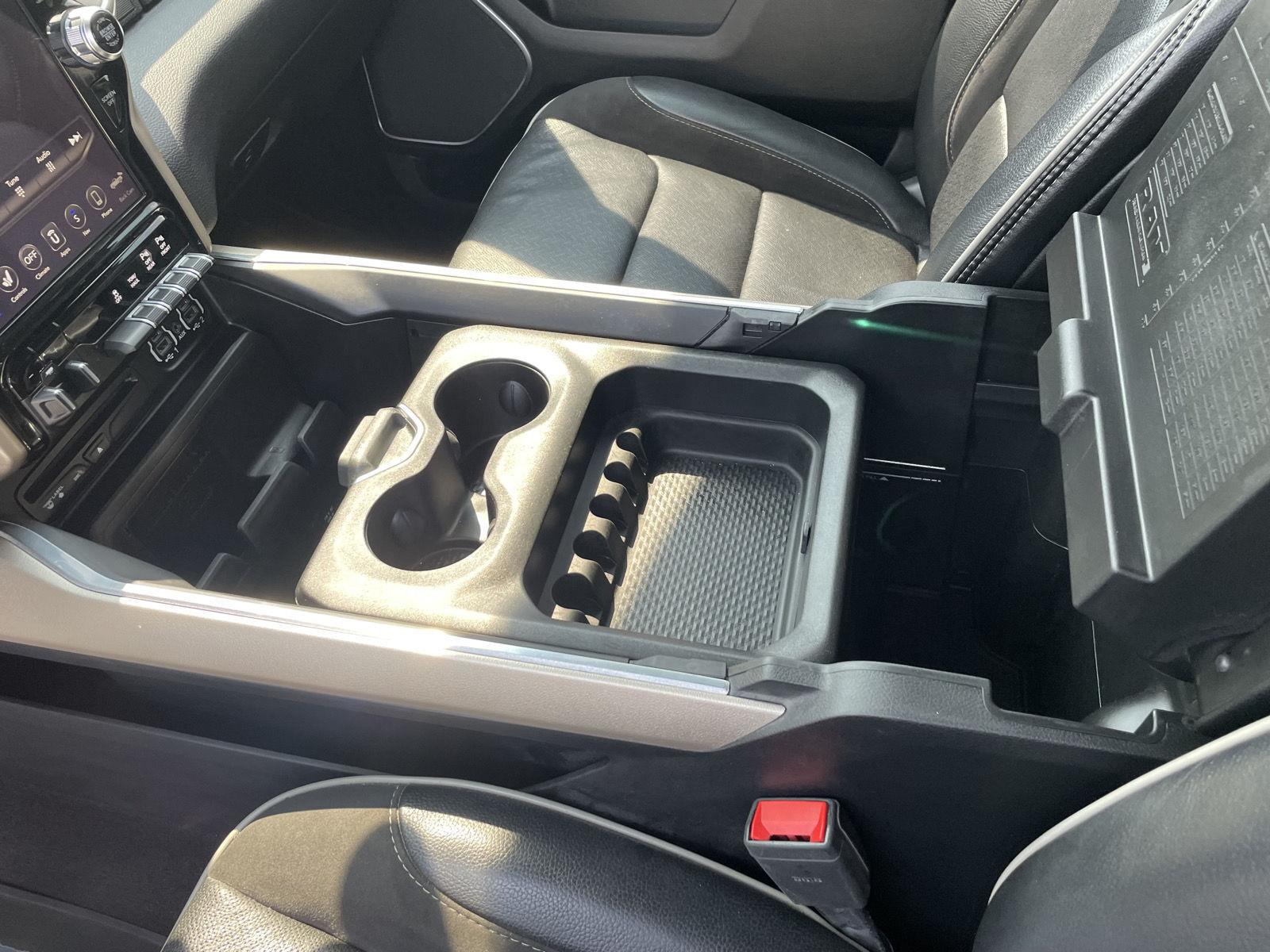 Vehicle photo 16