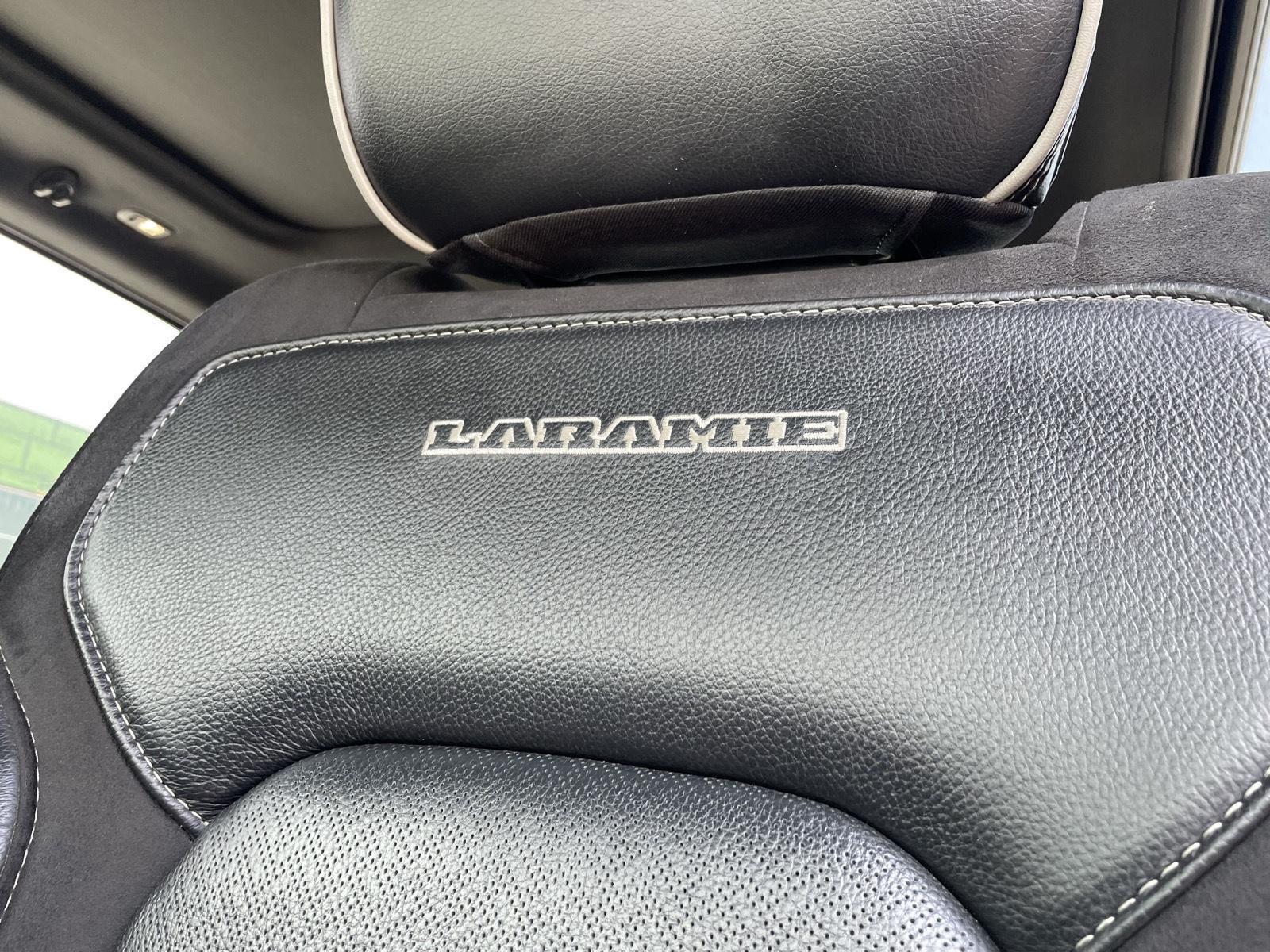 Vehicle photo 19