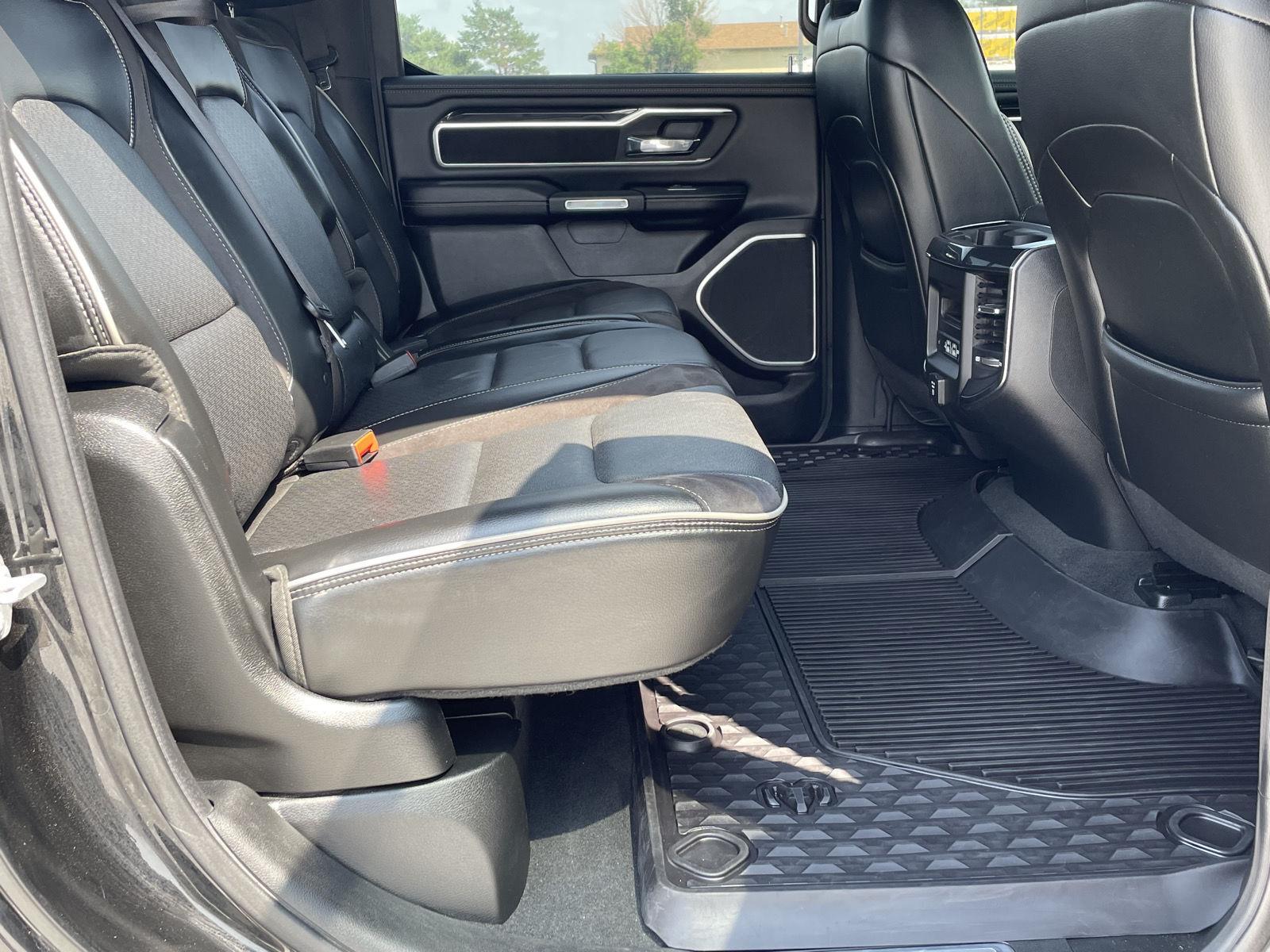 Vehicle photo 20