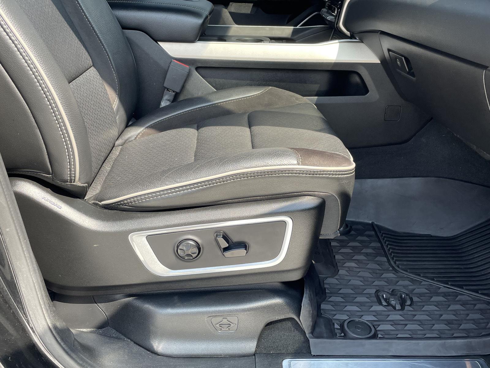 Vehicle photo 22