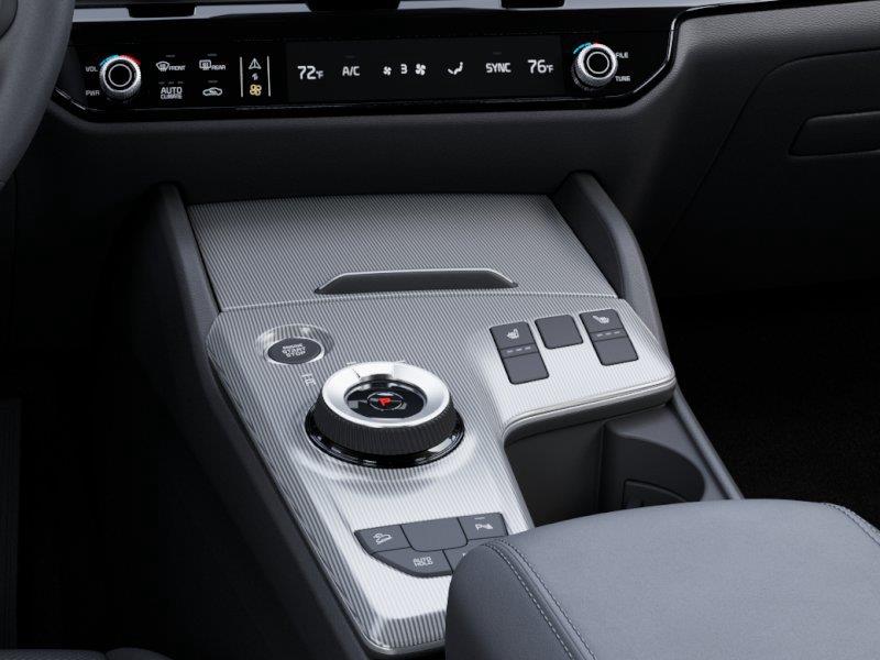 Vehicle photo 23