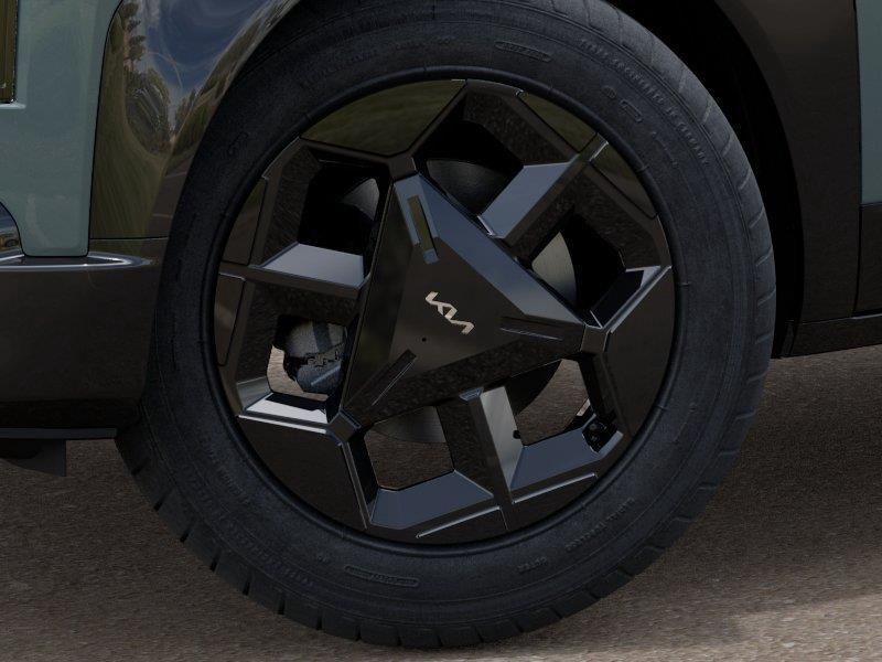 Vehicle photo 9