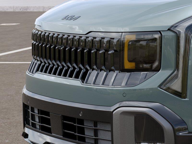 Vehicle photo 12