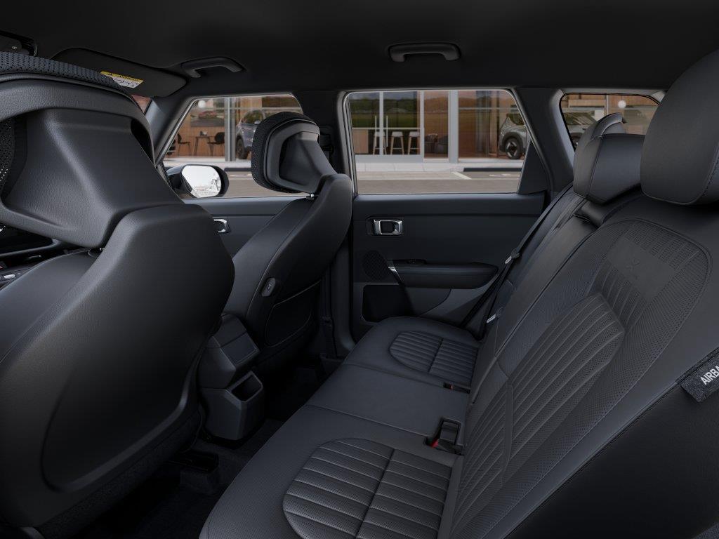 Vehicle photo 18