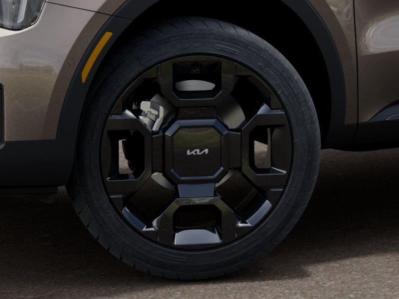 Vehicle photo 9