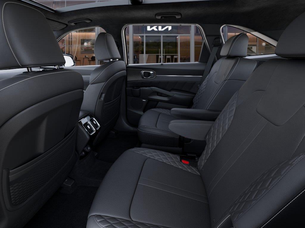 Vehicle photo 18
