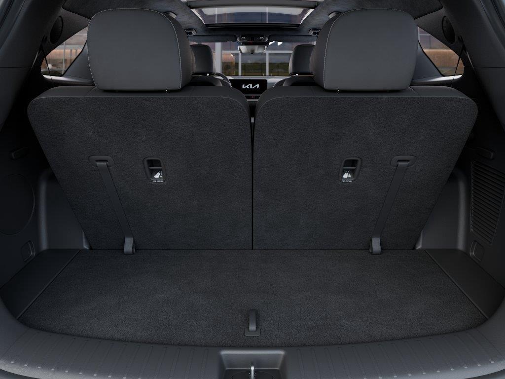 Vehicle photo 19