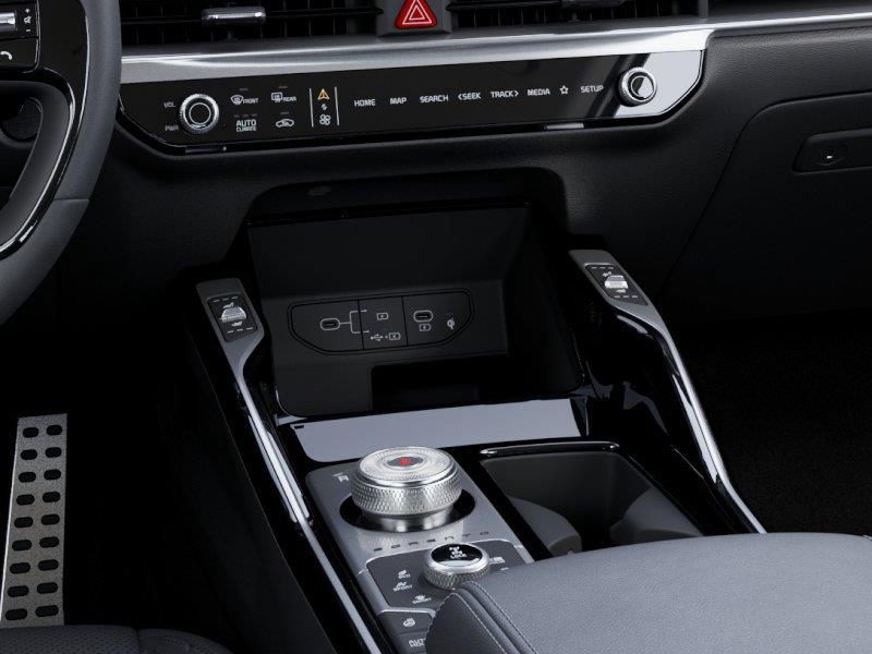 Vehicle photo 23