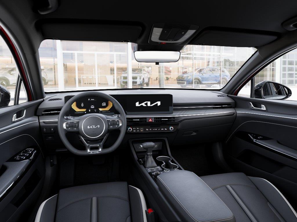 Vehicle photo 14