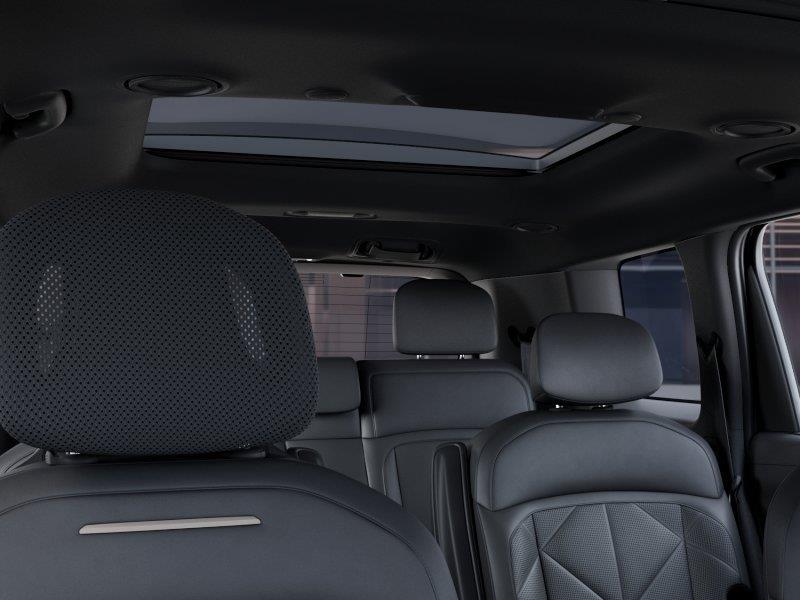 Vehicle photo 27