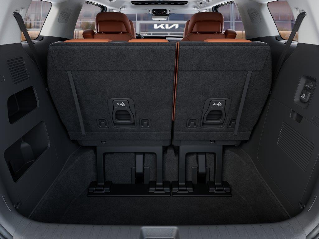 Vehicle photo 19
