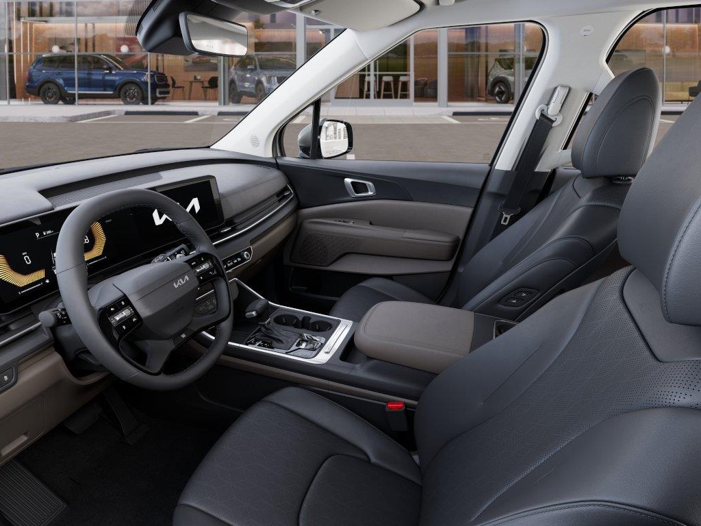 Vehicle photo 17