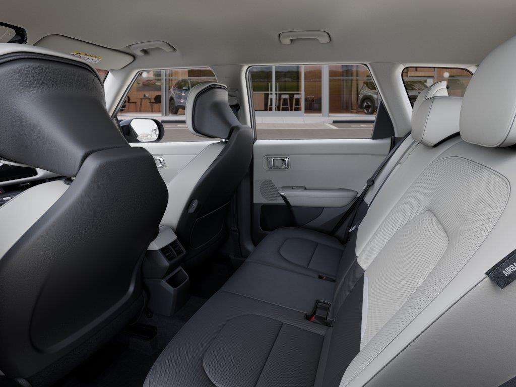 Vehicle photo 18