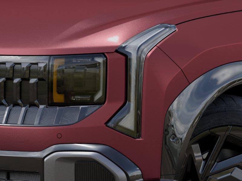 Vehicle photo 10